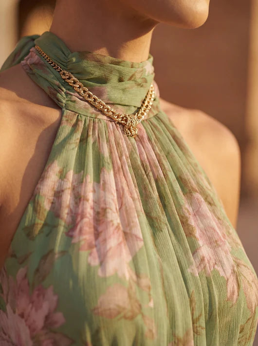 Silvia | Vestido maxi halter de chifón verde con estampado floral